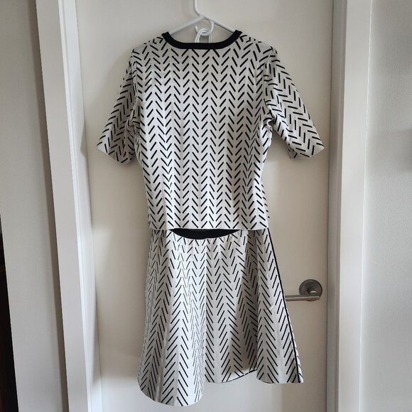 RW&Co White & Black Reversible Sweater / Skirt Set - Picture 1 of 9